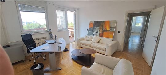 Arena, 4.0 stan sa garažom