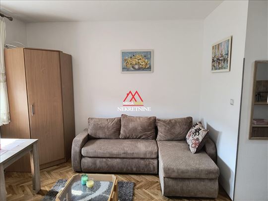🏡 Izdaje se garsonjera – Nova Detelinara