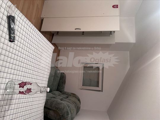 Izdajem sobe za samce