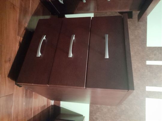 Komode-pokretne fioke