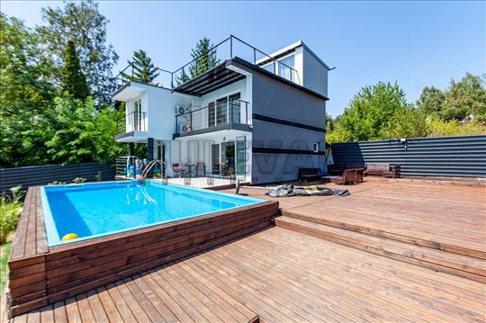 Kuća sa bazenom, Podvinik, 260m2, 6 ari