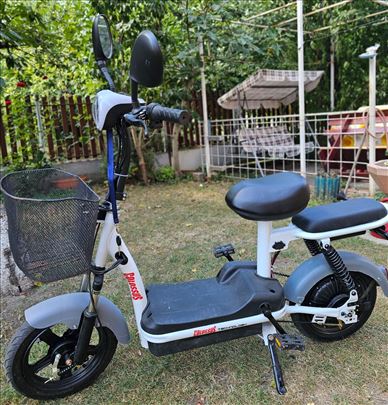 Nov električni bicikl, kupljen pre mesec dana 