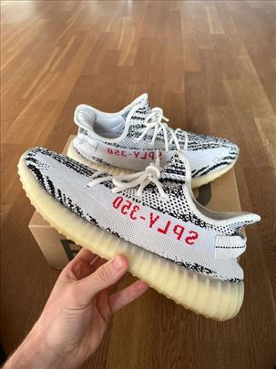 Adidas Yeezy 350 Boost V2 Zebra; Nove Yeezy Patike