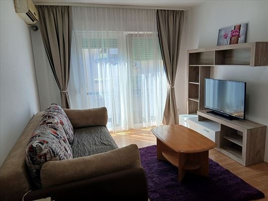 Dorcol 1.0 stan 33m2 namesten 