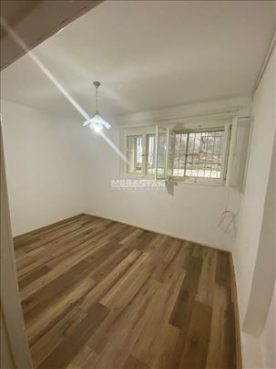 Dorćol, na odličnoj lokaciji, renoviran