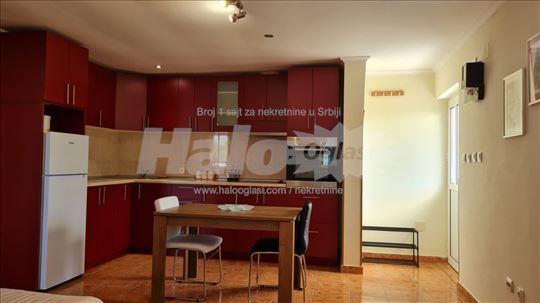 Potrebna cimerka u stanu Batajnica/devojka