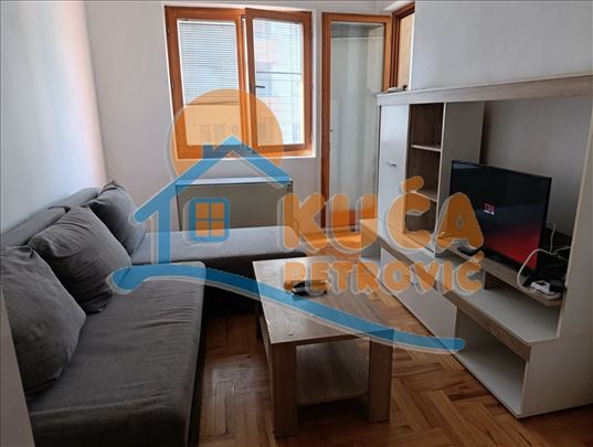 Izdaje se stan na Panteleju