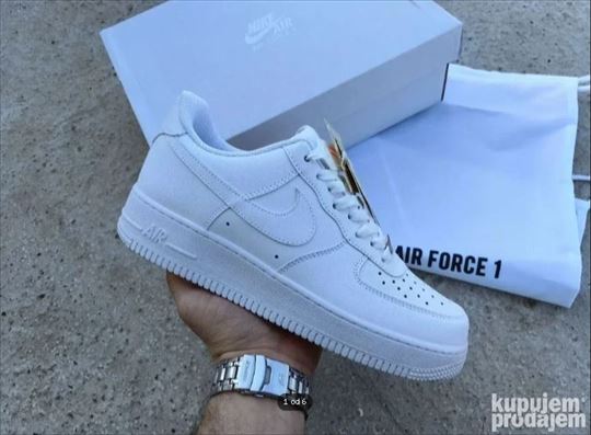 Nike Air Force 1 Triple White; Nove bele Forsice 