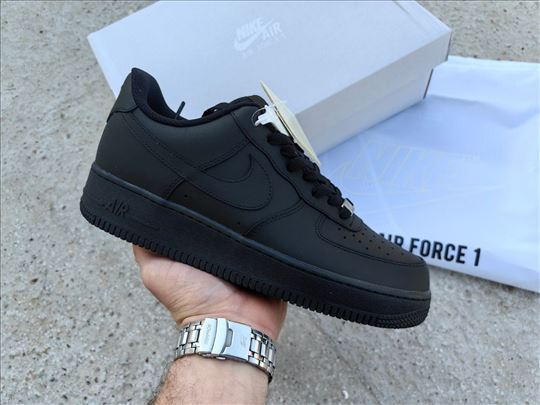 Nike Air Force Low 07 Black; nove crne Forsice