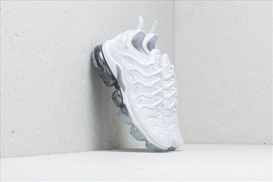Nike Air VaporMax Plus Triple White; Nove Najk VM