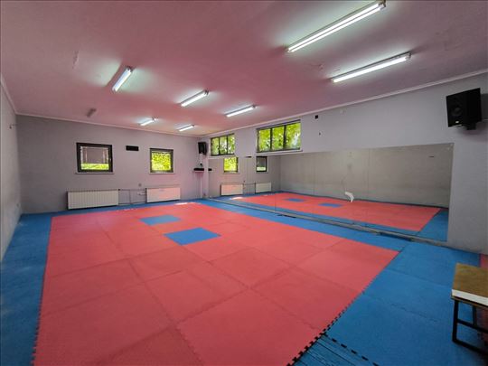 Sportska sala 78m2 sa 2 svlačionice
