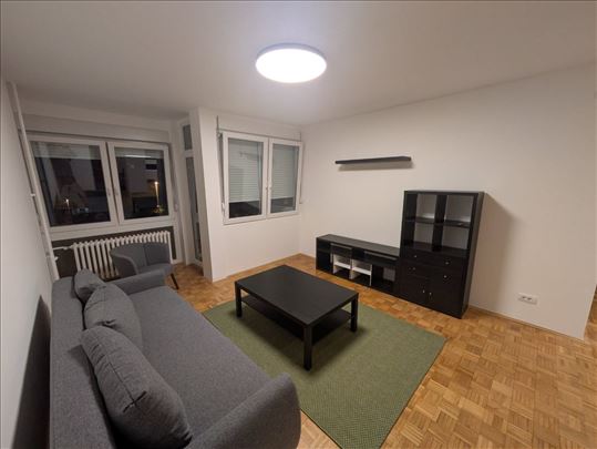 Blok 23, renoviran, neuseljavan, ID 24740