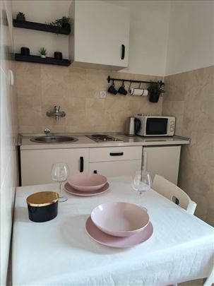 Garsonjera sa balkonom,novogradnja,28m2,Masarikova