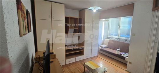 Izdajem stan u naselju Medaković