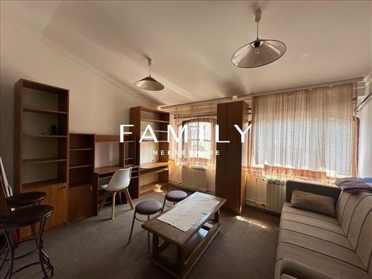 Kompletno nameštena garsonjera u srcu Novog Sada (