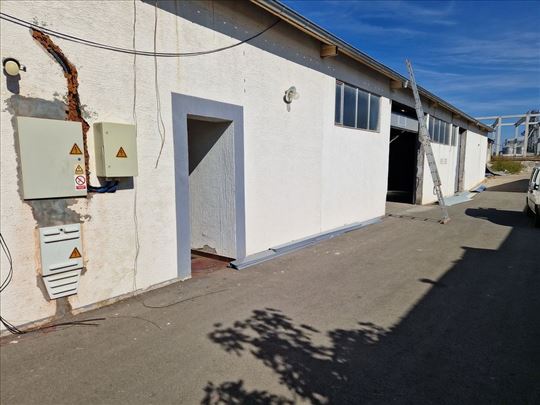 Magacin Stara Pazova 380m2 sa kancelarijom