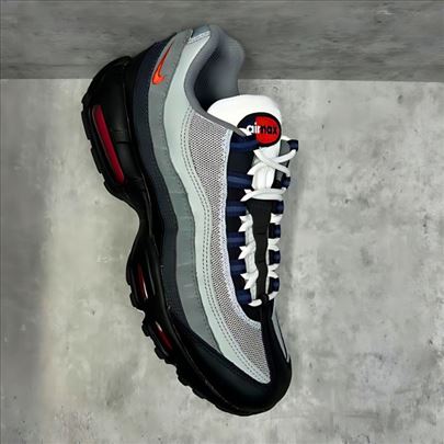 Nike Air Max 95 Track Red Smoke Gray; Najke 95 ESS