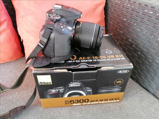 Nikon D5300 sa obj. 18-55 4479 okidanja