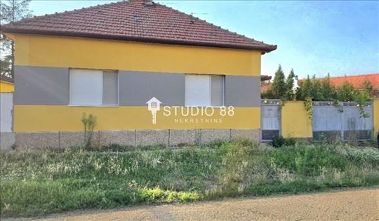 Novi Bečej, Širi centar, Kuća, 3.0, 95m2