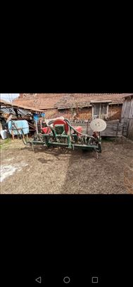 Pneumarska sejalica za kukuru