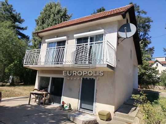 Porodična kuća na Avali ID#8201