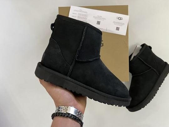 UGG Classic model II Mini Black; Nove Uggsice crne