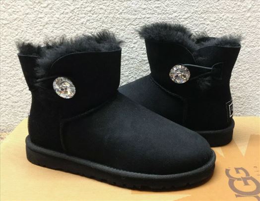 UGG Classic Ultra Mini Platform Black Suede; Nove