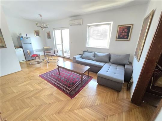 Izdaje se trosoban stan,okretnica 31 ID#815079