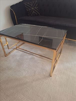 Klub sto od mesinga za dnevnu sobu