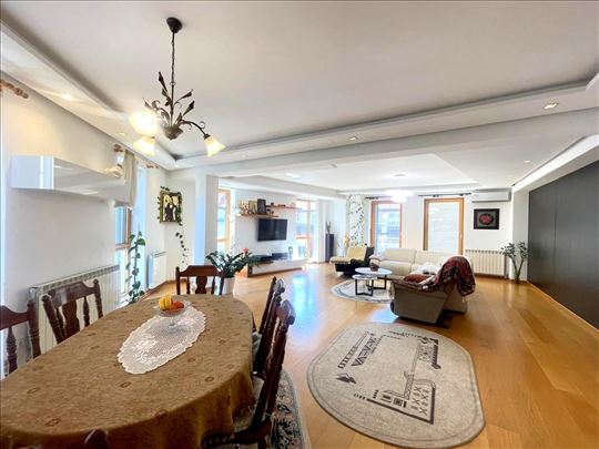 Luksuzan trosoban stan na Vračaru