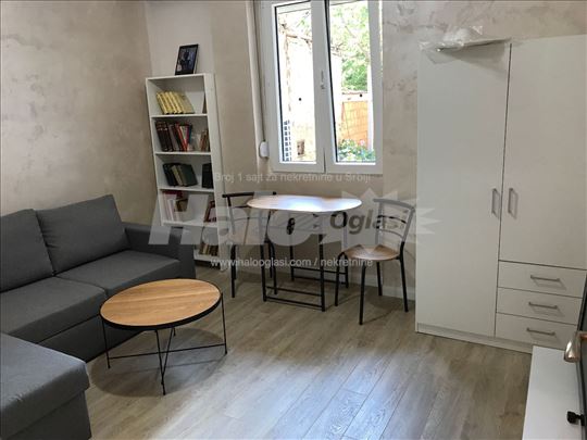 Moderna opremljena garsonjera, 21m2 