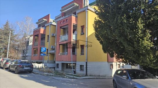 Odličan iz 2006, garaža