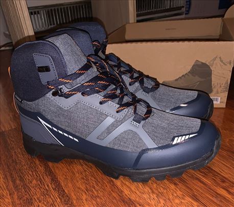 Patike broj 44 vodootporne Crivit