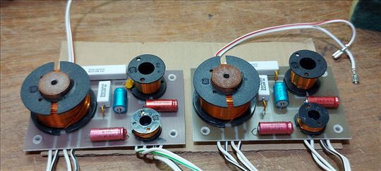 schnaider trosistemske skretnice 8 oma 200w (2.)
