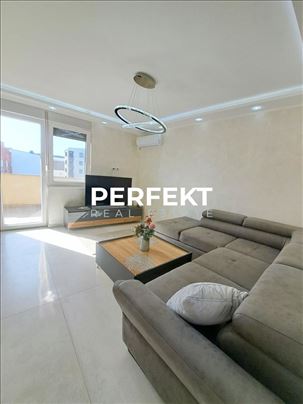 Centar, četverosoban, 100m2, namešten