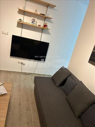 Komforan, renoviran mali stan sa odvojenom sobom  