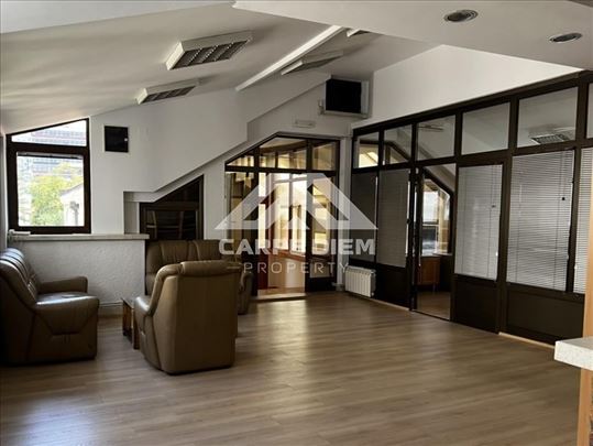 Poslovni pr., između Hrama i Kalenić pijace, 166m2