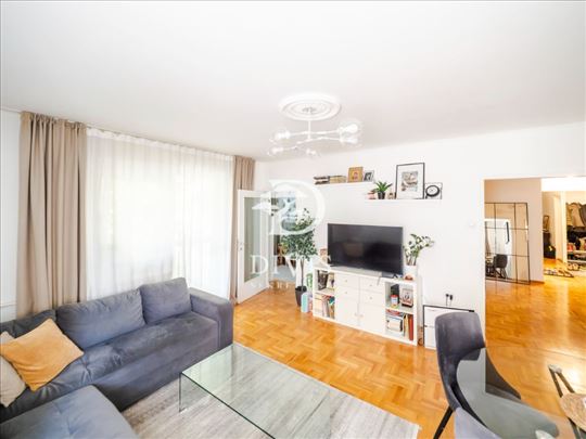 Prodajemo odličan 2.5 stan,Beoshopping centar,65m2