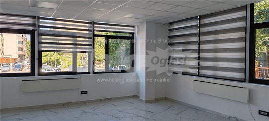 Prostor na 2.spratu poslovne zgrade na Banovom Brd