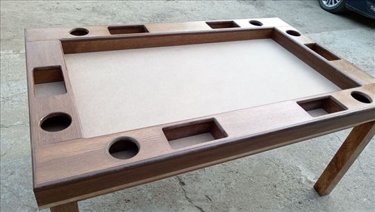 Trpezarijski sto za društvene igre "Game Board"