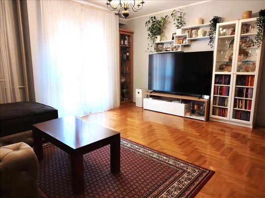 Đeram pijaca, Đakovačka