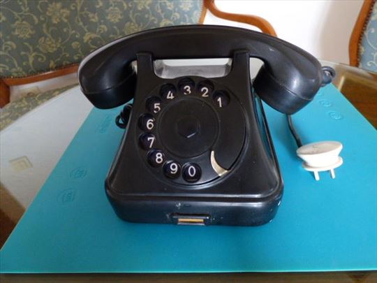 Iskra ATA 12 - stari crni bakelitni telefon FNRJ