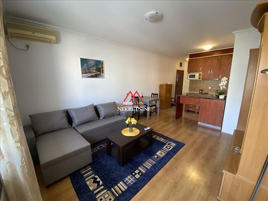 Jednoiposoban stan - 42m2 - Centar 
