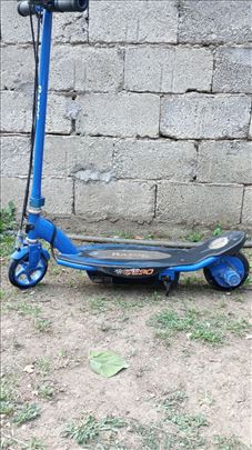 Trotinet Razor e90