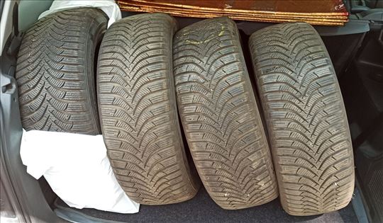 4 zimske gume Hankook 205/55 R16 