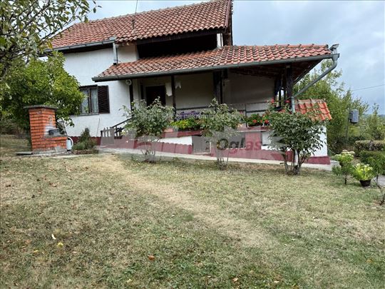Na kuću prodaja u Velikoj Ivanči, ispod Kosmaja