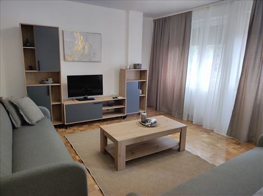 Trosoban stan-Liman 3-namešten-550e