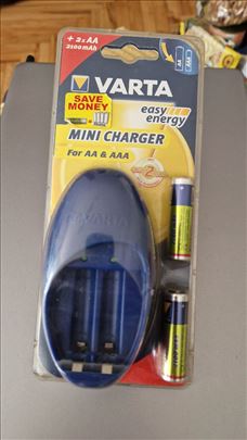 Varta punjač za baterije + 2 baterije NOV
