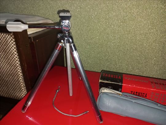 Vintage Yashica tripod iz 1963. – kao nov