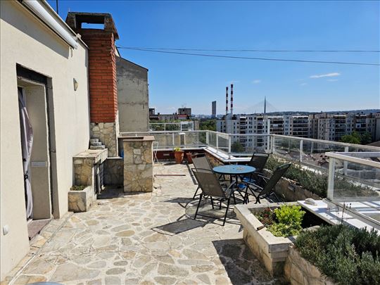 Bl70A,4.0 sa velikom terasom,pogled